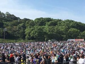 引佐山公園は、大勢の観客に埋め尽くされました